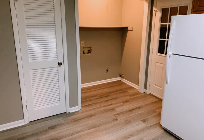 Building Photo - 1809 Windover Pl SW