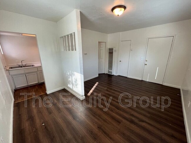 Building Photo - 266 W Belleview Ave