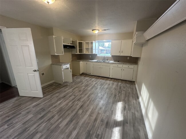 Building Photo - 3906 Madden Ln