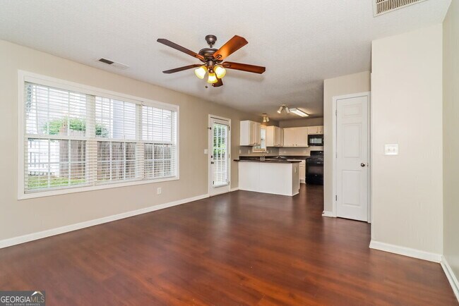 Foto del edificio - 391 Greystone Pkwy