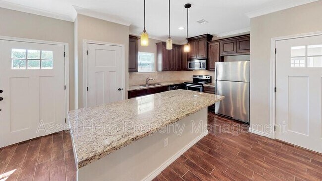Building Photo - 1128 Oney Hervey Dr