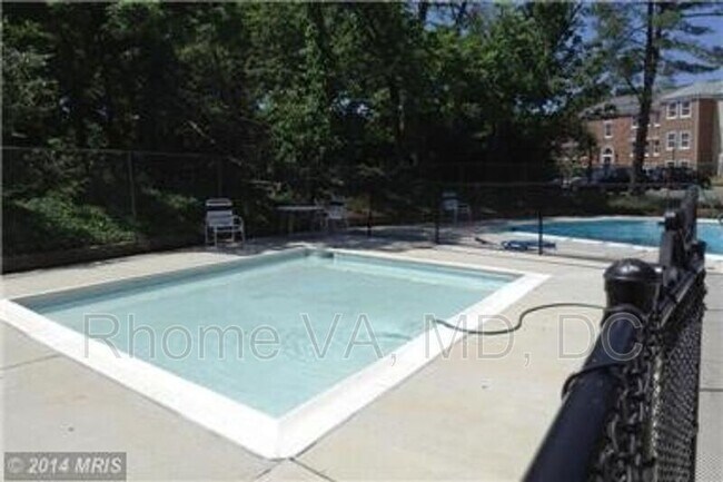Foto del edificio - 3220 S 28th St