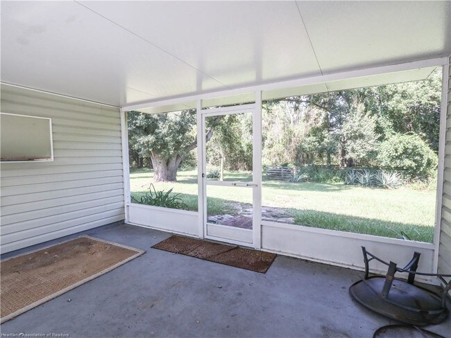 Foto del edificio - 3139 Lake June Blvd
