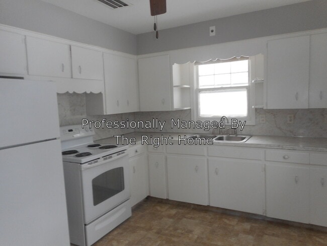 Building Photo - 3721 N 60th St