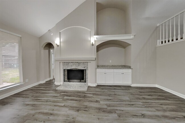 Foto del edificio - 7806 Autumn Hollow Ln