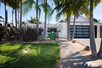 Building Photo - 3494 Catalina Dr