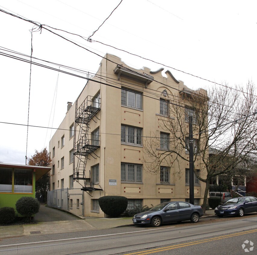 Foto principal - 2060 NW Lovejoy St