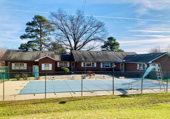 Building Photo - Room Rental at Single Family House