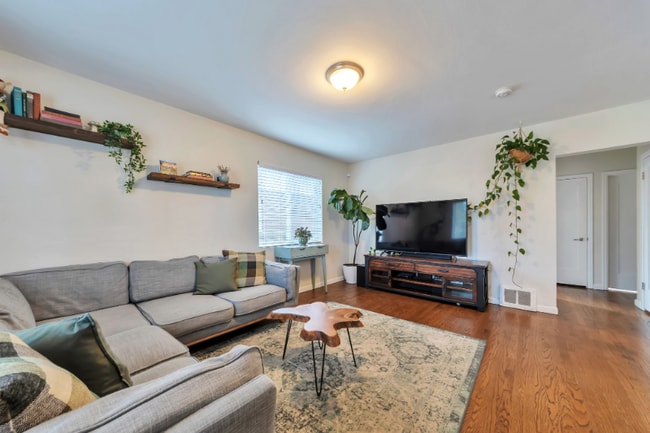 Photo - 1223 Holly St House