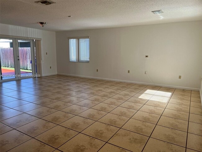 Building Photo - 432 NW 23rd Pl