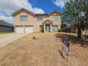 Building Photo - 1702 Mattie Dr