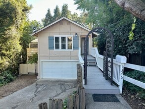 Building Photo - 1346 Cora Ln
