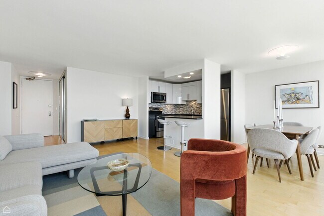 Foto del edificio - 1700 E 56th St