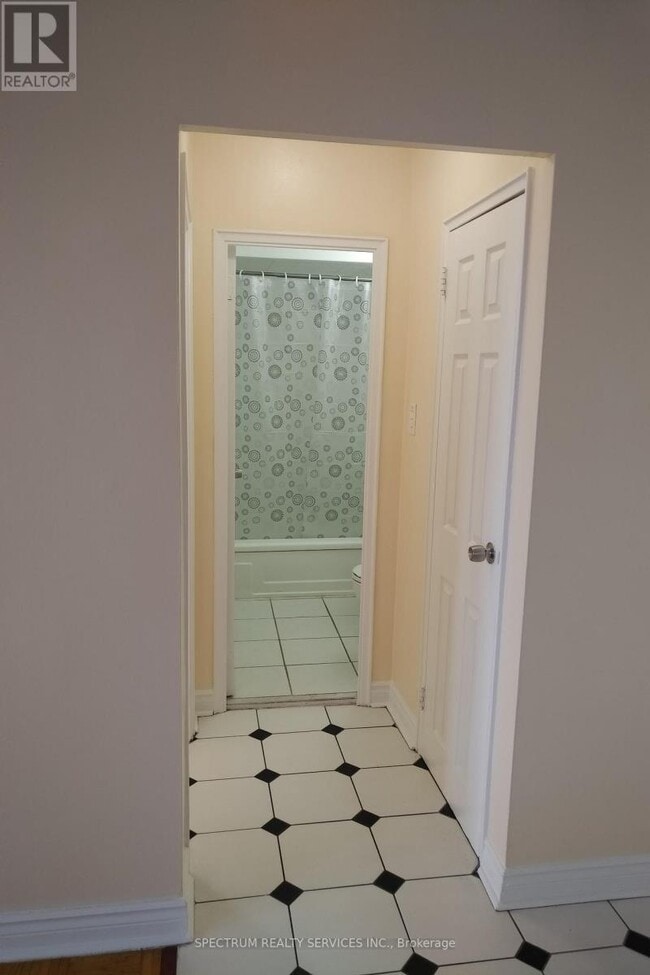 Building Photo - 2961 Dufferin St