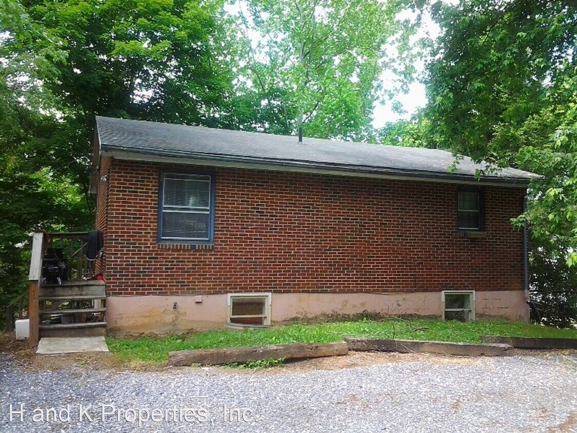 Primary Photo - 2 br, 1 bath House - 54 Hunter Hill Ext.