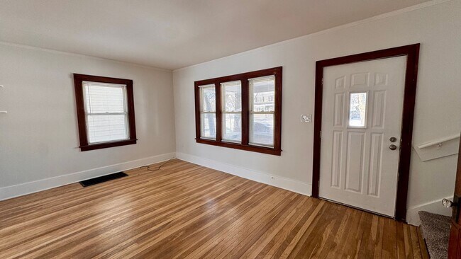 Foto del edificio - 1716 Linden Ave SE