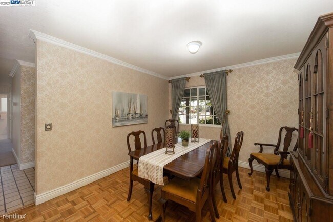 Foto del edificio - 4 br, 2 bath House - 500 Amherst Court