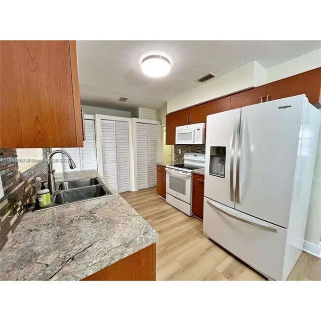 Building Photo - 1351 W 34th St