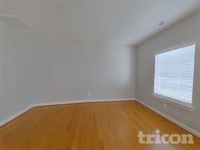 Building Photo - 2625 Sierra Chase Dr