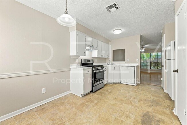 Foto del edificio - 205 W William Cannon Dr