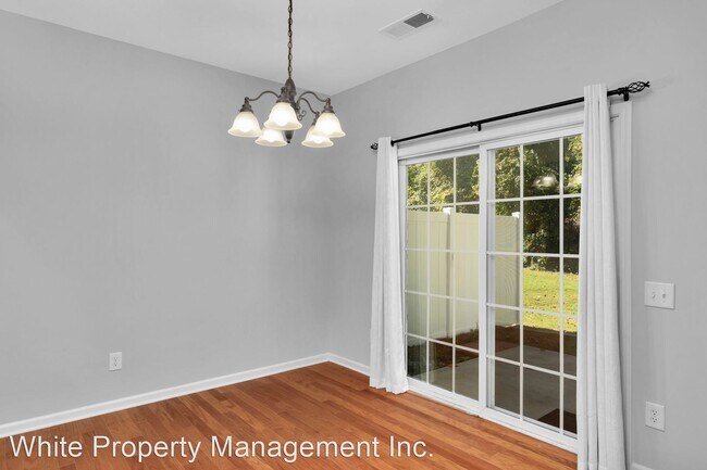 Foto del edificio - 3 br, 2.5 bath House - 15566 Canmore Street