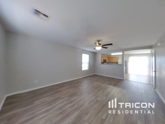 Building Photo - 2364 E Meadow Lark Way