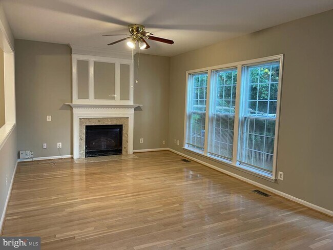 Building Photo - 2464 Arctic Fox Way