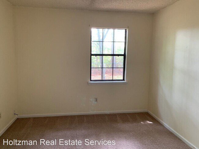 Building Photo - 3 br, 1 bath House - 1350 Forest Lake Drive