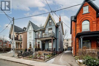 Building Photo - 66 Mackenzie Crescent