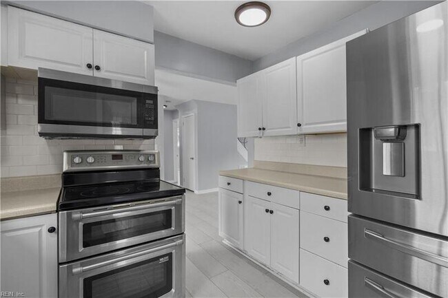 Building Photo - 528 Lavender Ln