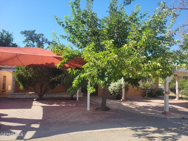Foto del edificio - 708 Main St