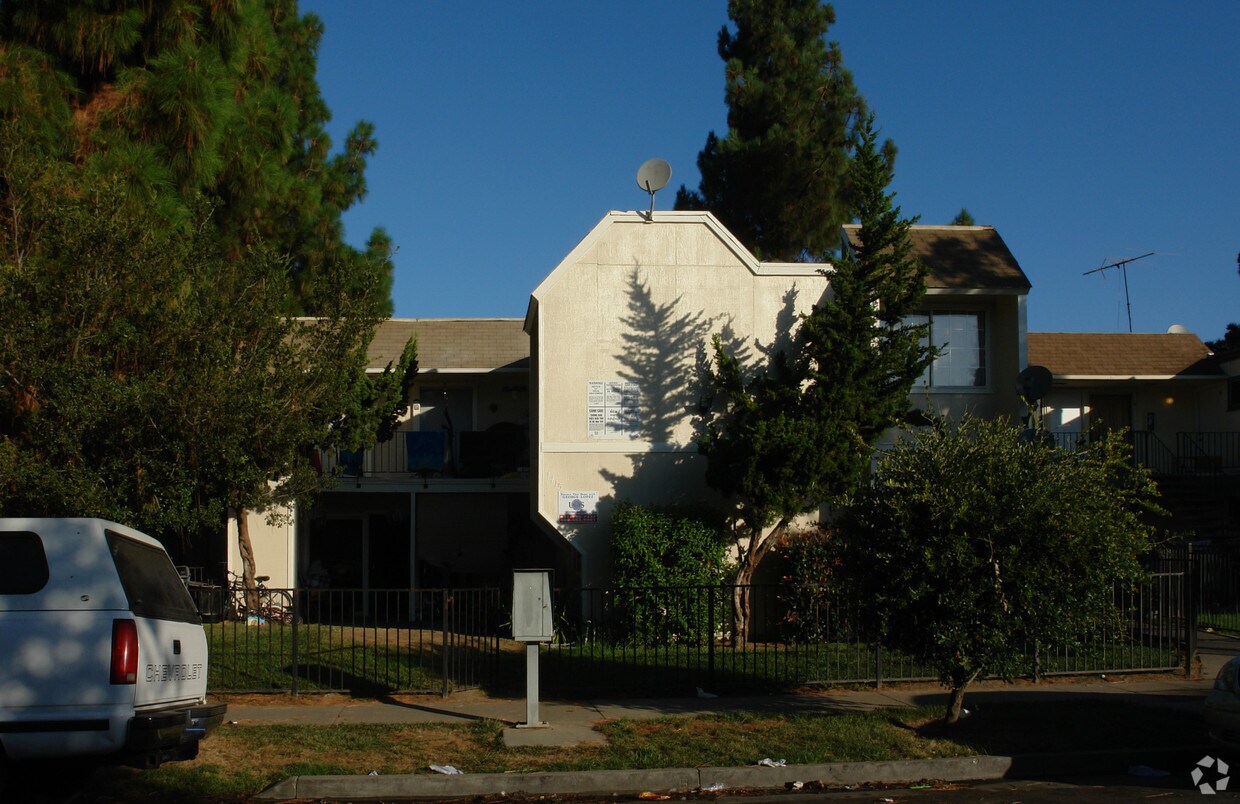 Foto principal - 1415 Tami Lee Dr