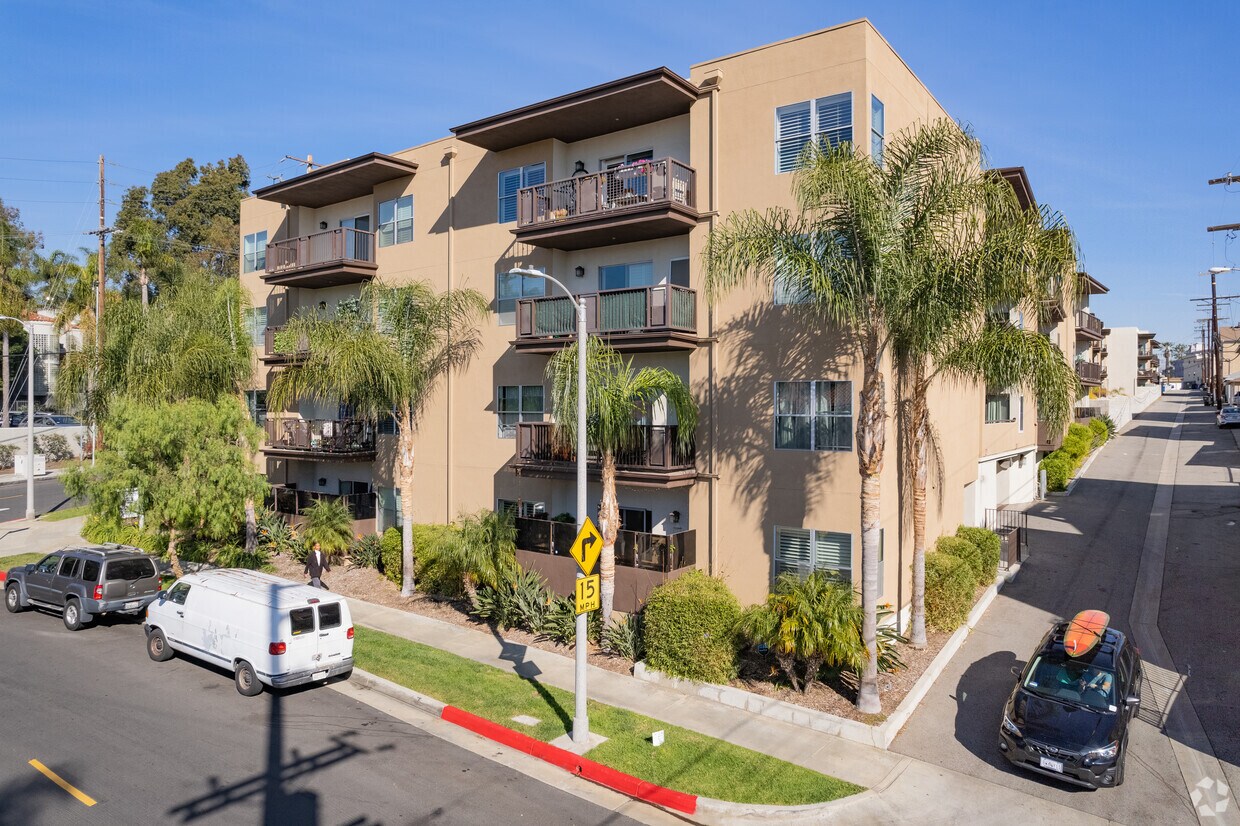 7100 Alvern St de los Ángeles, CA 90045 - Tremont