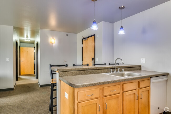 4BR, 2BA - 1,000SF - Kitchen - Fox Village Apartments