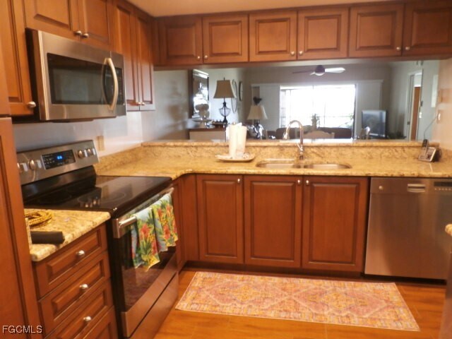 Foto del edificio - 12191 Kelly Sands Way
