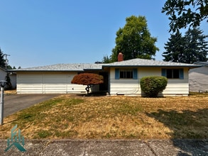 Building Photo - 1309 31st Ave SE