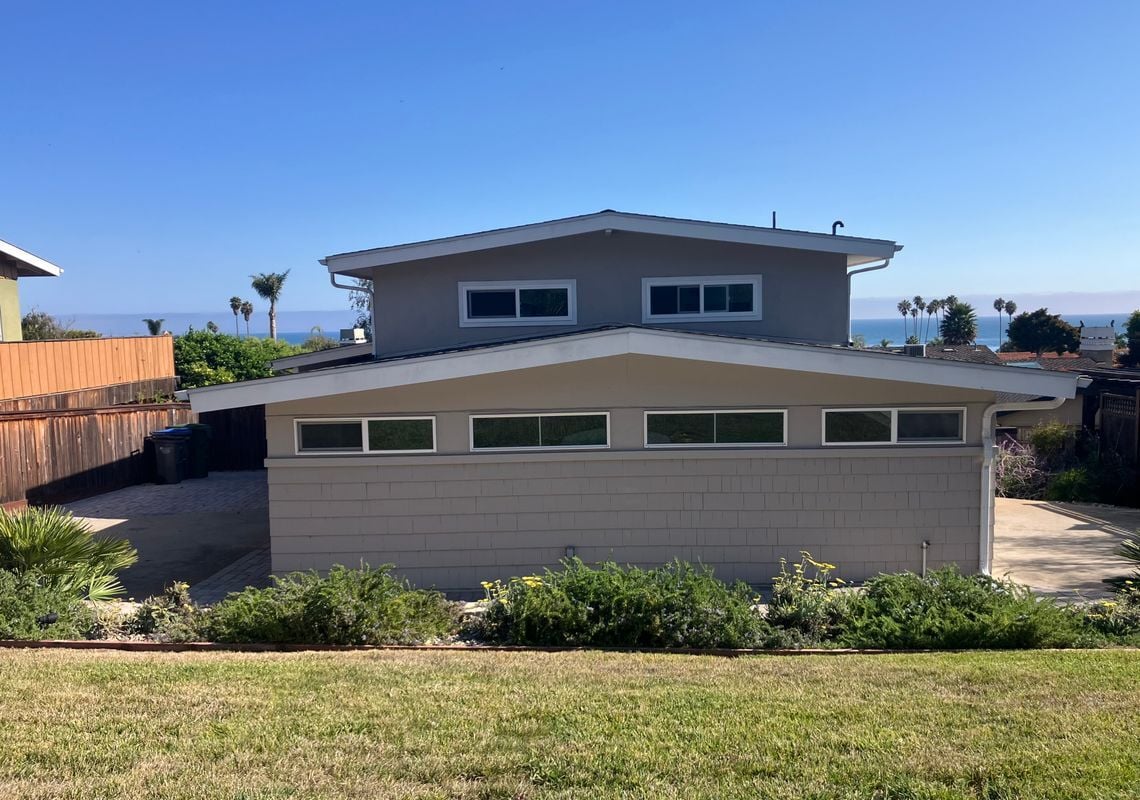 Building Photo - 213 El Portal Dr