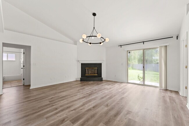 Living room - 1845 Daytona Ln N