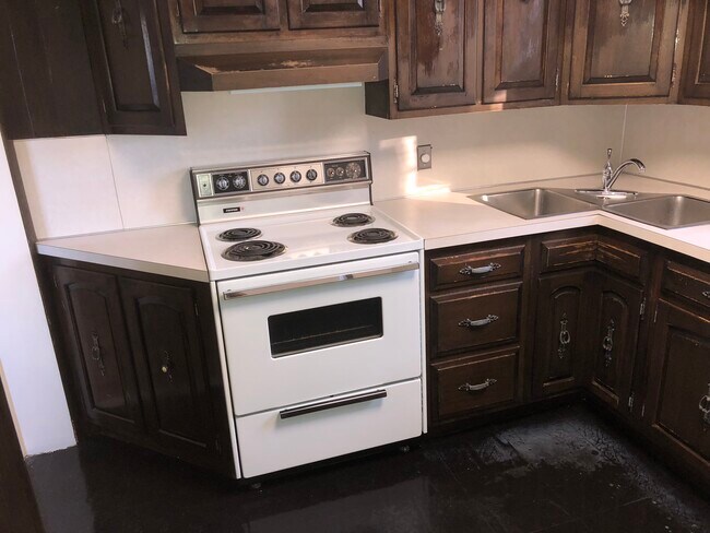 Kitchen - 301 Chestnut St
