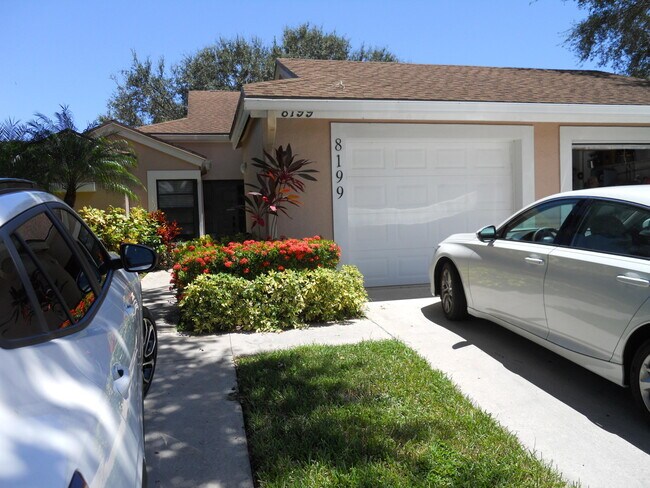 Foto del edificio - 8199 Springlake Dr