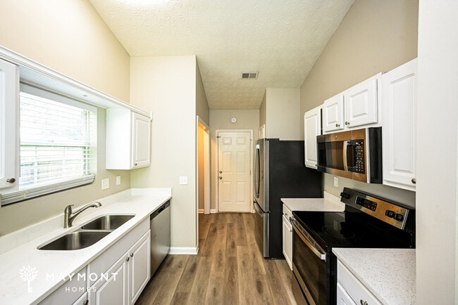 Building Photo - 127 Goldleaf Dr