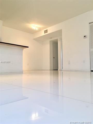 Building Photo - 8035 Crespi Blvd