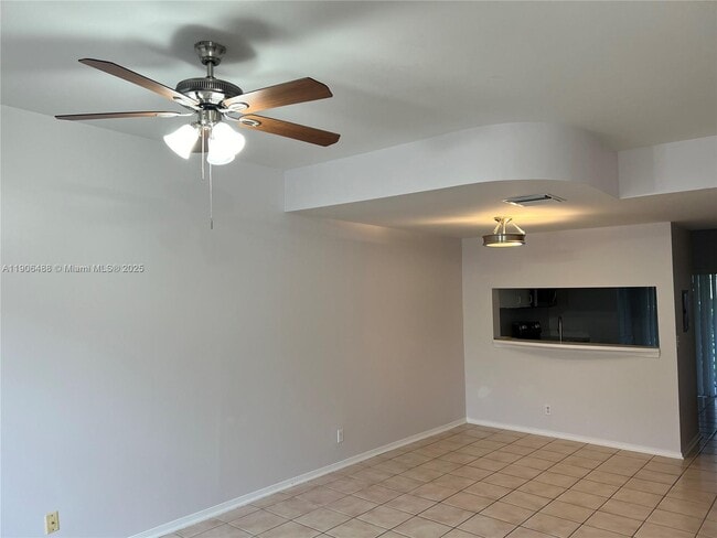 Foto del edificio - 16658 Hemingway Dr