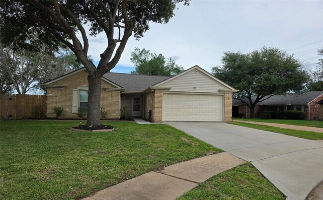 Foto del edificio - East Heatherock Circle, Sugar Land, TX 77479 - 3 BR 2 BA single-family home