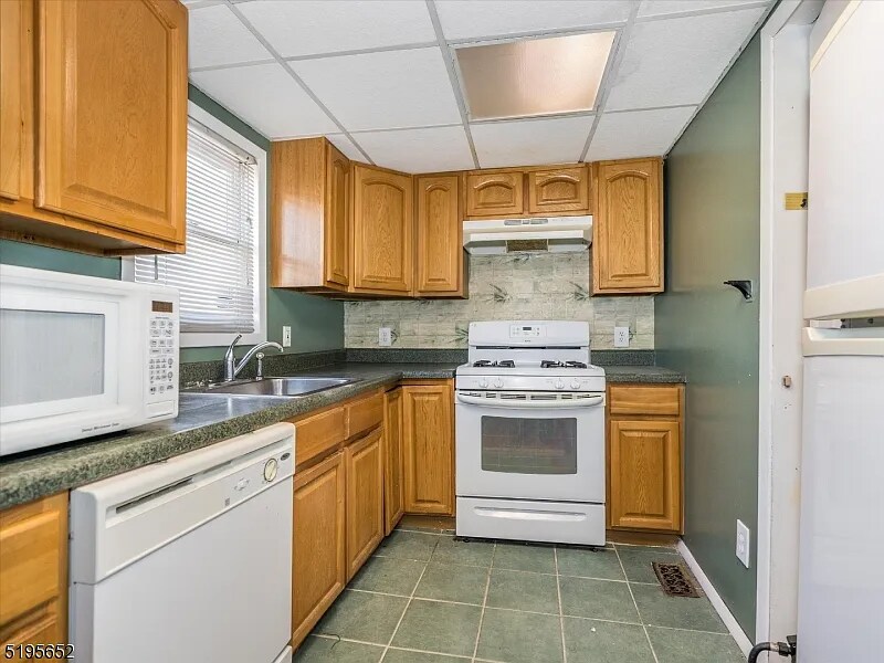 96 Carleton St, East Orange, NJ 07017 House for Rent in East Orange, NJ