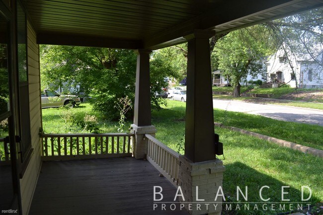 Building Photo - 2 br, 1 bath House - 1126 SW Woodward Ave