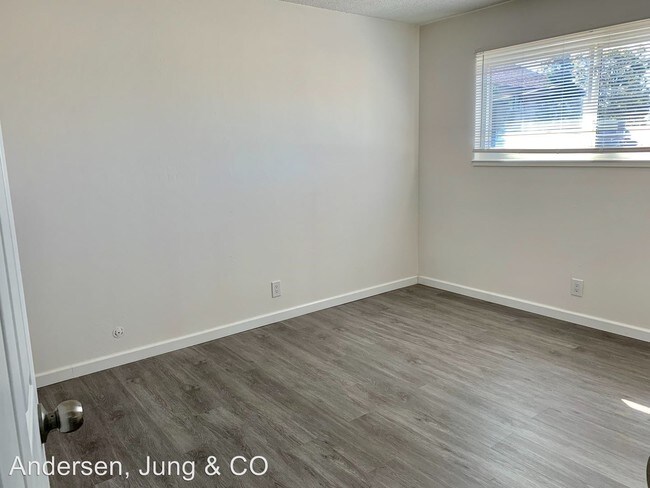 Building Photo - 3873 Starview Dr