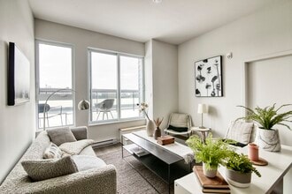 Building Photo - 9675 Av. Papineau