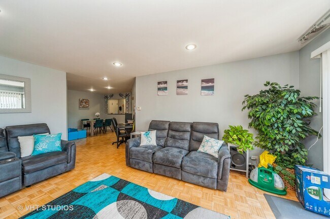 Foto del edificio - 1550 Sandpebble Dr