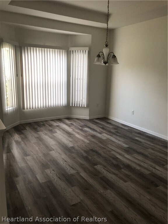 Building Photo - 4842 San Lorenzo Dr